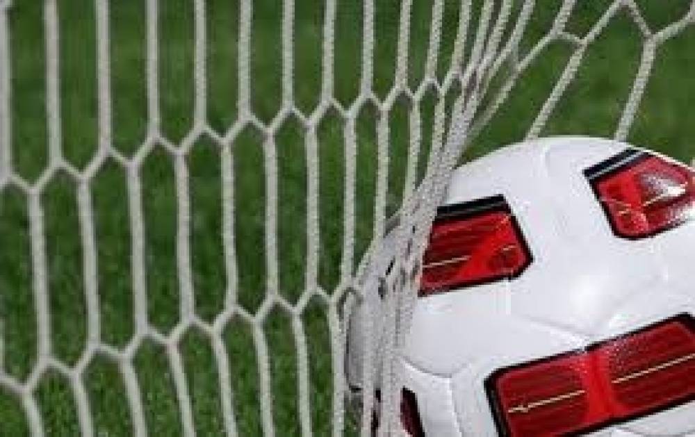 &Tau;&rho;&epsilon;ί&sigmaf; &omicron;&mu;ά&delta;&epsilon;&sigmaf; &omicron;&delta;&eta;&gamma;&omicron;ύ&nu; &tau;&eta;&nu; &kappa;&omicron;ύ&rho;&sigma;&alpha; &sigma;&tau;&eta;&nu; &Alpha;1 &Epsilon;&Pi;&Sigma;&Eta;