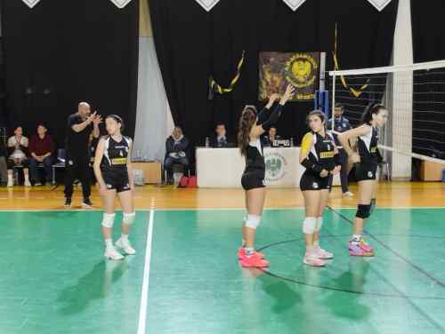 &Pi;&alpha;&iota;&chi;&nu;ί&delta;&iota;-&pi;&rho;ό&kappa;&lambda;&eta;&sigma;&eta; &mu;&epsilon; &Omicron;&lambda;&upsilon;&mu;&pi;&iota;&alpha;&kappa;ό &gamma;&iota;&alpha; &tau;&alpha; &kappa;&omicron;&rho;ί&tau;&sigma;&iota;&alpha; &tau;&omicron;&upsilon; &Omicron;&Phi;&Eta; (LIVE STREAMING)