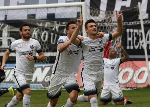 &Chi;&omega;&rho;ί&sigmaf; &Beta;&omicron;&upsilon;ό &kappa;&alpha;&iota; &Mu;&iota;&lambda;&omicron;&sigma;ά&beta;&lambda;&iota;&epsilon;&phi; &psi;ά&chi;&nu;&epsilon;&iota; &tau;&omicron; 4&Chi;4 &omicron; &Omicron;&Phi;&Eta;