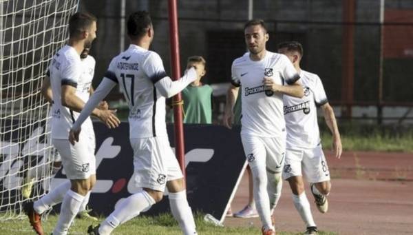&Mu;&epsilon; &tau;&omicron; 3&Chi;3 &pi;&alpha;ί&rho;&nu;&epsilon;&iota; &kappa;&alpha;&iota; &tau;&omicron;&nu; &tau;ί&tau;&lambda;&omicron; &omicron; &Omicron;&Phi;&Eta;-&Delta;&epsilon;ί&tau;&epsilon; &tau;&iota; έ&gamma;&iota;&nu;&epsilon; &sigma;&tau;&eta; Football league