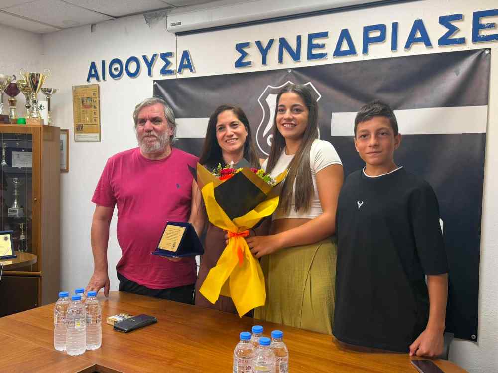 &Sigma;&tau;&eta;&nu; &Alpha;&mu;&epsilon;&rho;&iota;&kappa;ή &mu;&epsilon; &upsilon;&pi;&omicron;&tau;&rho;&omicron;&phi;ί&alpha; &eta; &Epsilon;ύ&eta; &Pi;&rho;&iota;&nu;&iota;&omega;&tau;ά&kappa;&eta;-&Tau;&omicron; &epsilon;&upsilon;&chi;&alpha;&rho;&iota;&sigma;&tau;ώ &sigma;&tau;&omicron;&nu; &Gamma;&iota;ά&nu;&nu;&eta; &Delta;&alpha;&nu;&delta;ά&lambda;&eta; (VIDEO)
