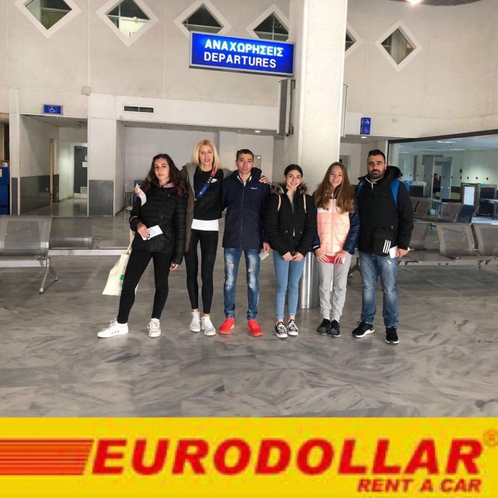 O O&Phi;&Eta; &sigma;&tau;&omicron; &Pi;&alpha;&nu;&epsilon;&lambda;&lambda;ή&nu;&iota;&omicron; &pi;&rho;&omega;&tau;ά&theta;&lambda;&eta;&mu;&alpha; &Alpha;&nu;&omega;&mu;ά&lambda;&omicron;&upsilon; &delta;&rho;ό&mu;&omicron;&upsilon;