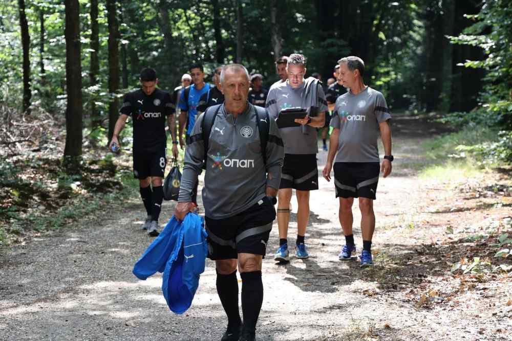 "&Sigma;&kappa;ά&epsilon;&iota;" &kappa;&alpha;&iota; &tau;&rho;ί&tau;&eta; &mu;&epsilon;&tau;&alpha;&gamma;&rho;&alpha;&phi;ή &sigma;&tau;&omicron;&nu; &Omicron;&Phi;&Eta;