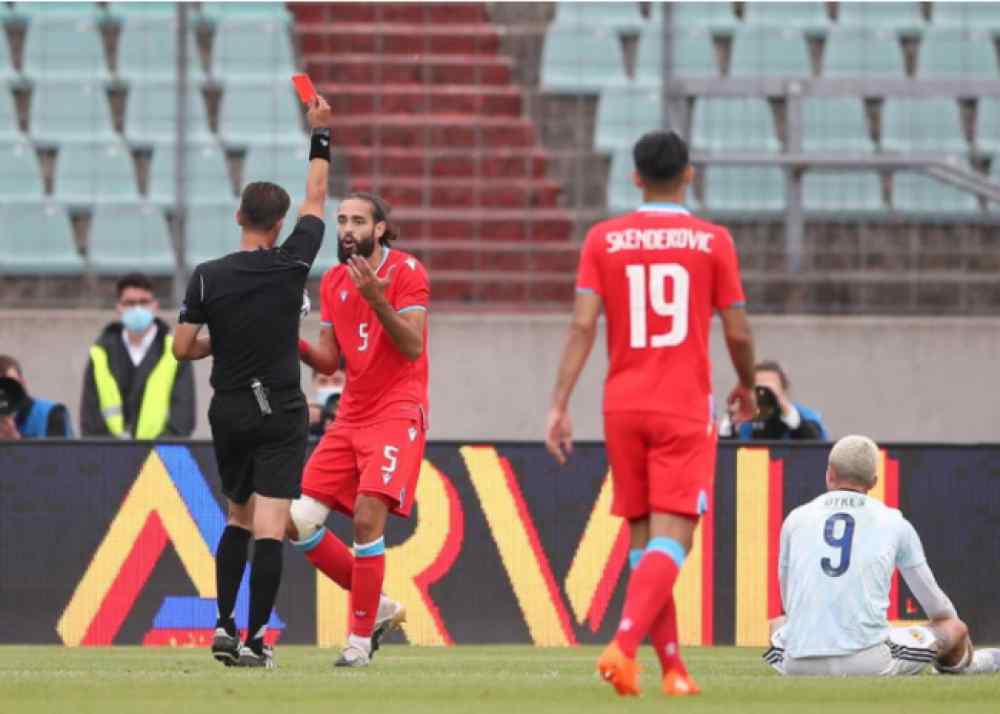 &Tau;&rho;&alpha;&gamma;&iota;&kappa;ό&sigmaf; &omicron; &Sigma;&epsilon;&lambda;ί&mu;&omicron;&beta;&iota;&tau;&sigmaf;-&Alpha;&pi;&omicron;&beta;&lambda;ή&theta;&eta;&kappa;&epsilon; &xi;&alpha;&nu;ά &mu;&epsilon; &kappa;ό&kappa;&kappa;&iota;&nu;&eta; &kappa;ά&rho;&tau;&alpha; (VIDEO)