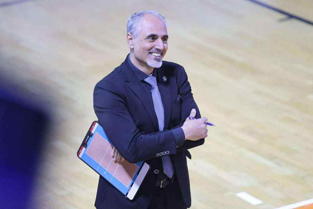 &Gamma;&iota;ά&nu;&nu;&eta;&sigmaf; &Kappa;&alpha;&lambda;&mu;&alpha;&zeta;ί&delta;&eta;&sigmaf;: "&Nu;&alpha; &kappa;&lambda;&epsilon;ί&sigma;&omicron;&upsilon;&mu;&epsilon; &mu;&epsilon; &nu;ί&kappa;&eta; &tau;&eta;&nu; &kappa;&alpha;&nu;&omicron;&nu;&iota;&kappa;ή &delta;&iota;ά&rho;&kappa;&epsilon;&iota;&alpha; &tau;&omicron;&upsilon; &pi;&rho;&omega;&tau;&alpha;&theta;&lambda;ή&mu;&alpha;&tau;&omicron;&sigmaf;"