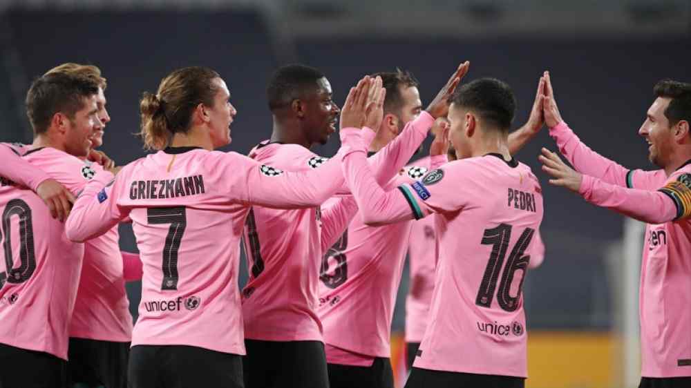 &Omicron;&lambda;&alpha; &tau;&alpha; &alpha;&pi;&omicron;&tau;&epsilon;&lambda;έ&sigma;&mu;&alpha;&tau;&alpha; &tau;&omicron;&upsilon; Champions League