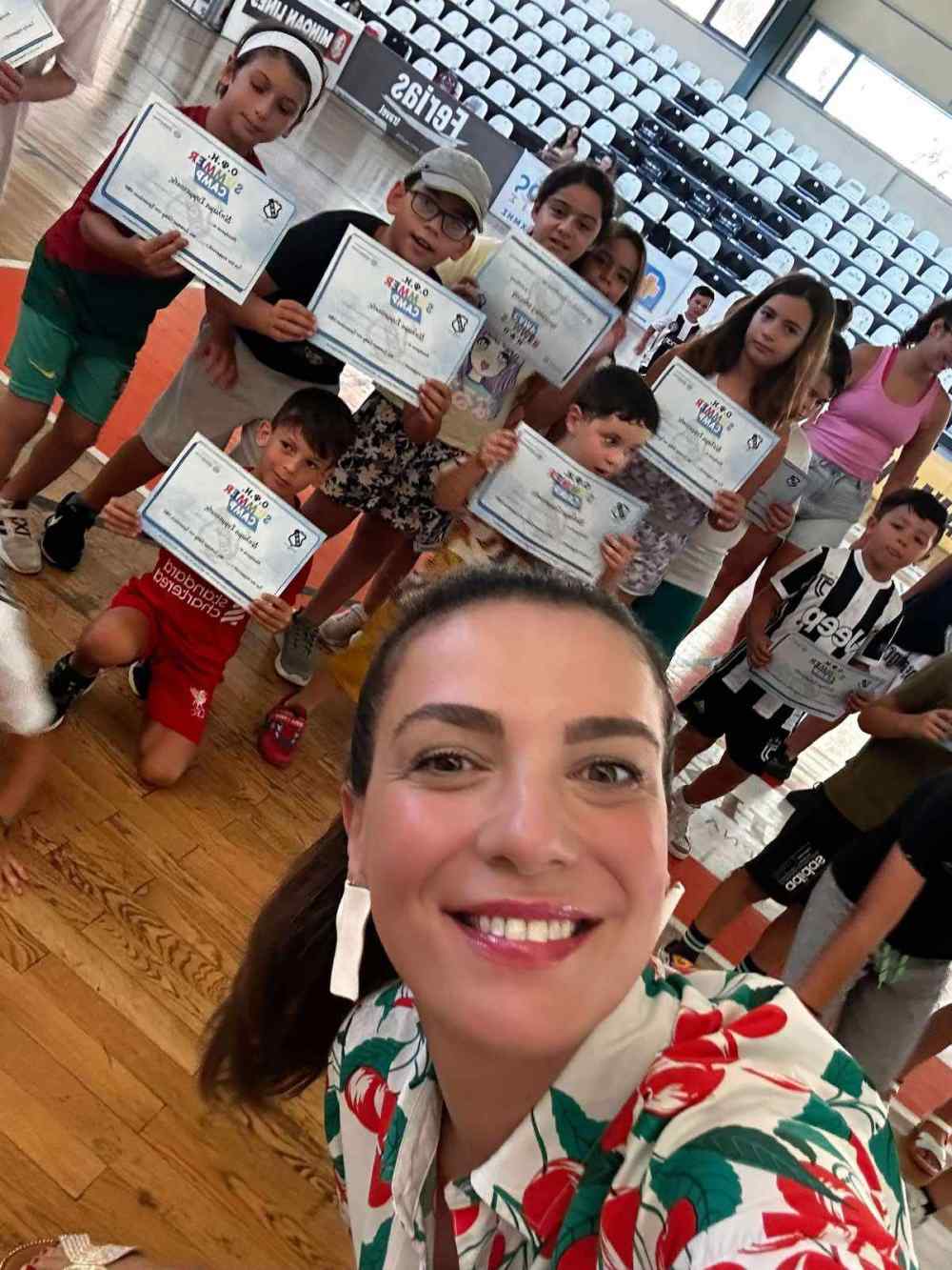 &Eta; &Phi;&omega;&tau;&epsilon;&iota;&nu;ή &Delta;ά&rho;&rho;&alpha; &sigma;&tau;&omicron; Summer Camp &tau;&omicron;&upsilon; &Epsilon;&rho;&alpha;&sigma;&iota;&tau;έ&chi;&nu;&eta; &Omicron;&Phi;&Eta;