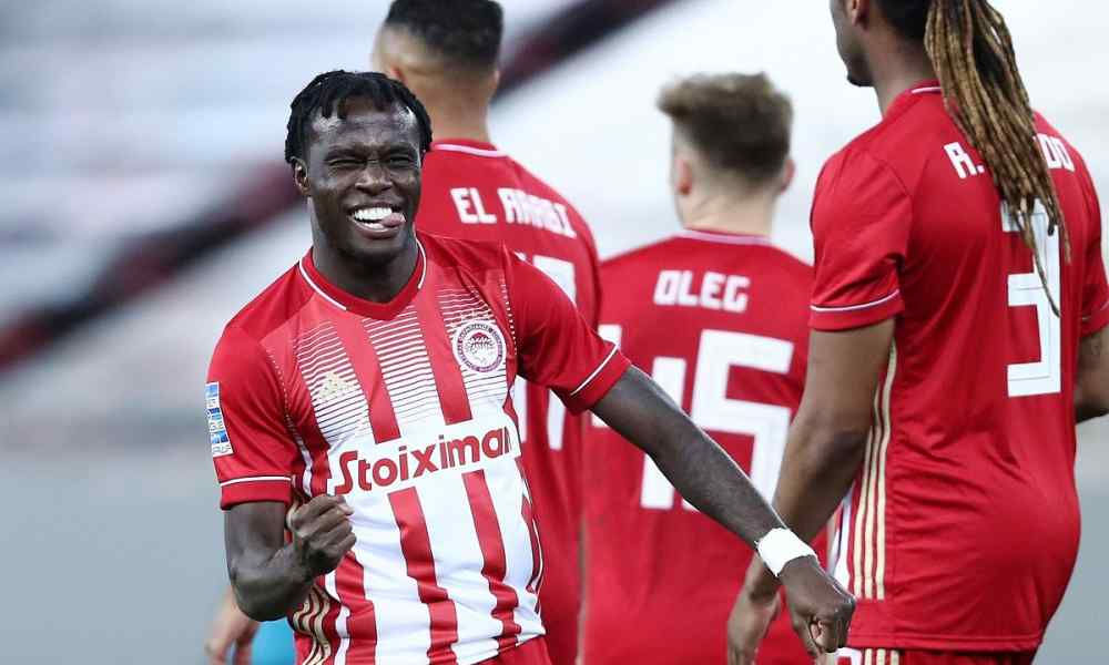 &Omicron; &Omicron;&lambda;&upsilon;&mu;&pi;&iota;&alpha;&kappa;ό&sigmaf; 2-0 &tau;&eta;&nu; &Alpha;&Epsilon;&Kappa;: &Eta; &epsilon;&iota;&kappa;ό&nu;&alpha; &tau;&omega;&nu; &pi;&lambda;έ&iota; &omicron;&phi; (VIDEOS)