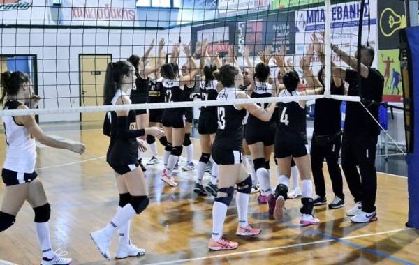 &Kappa;έ&rho;&delta;&iota;&zeta;&alpha;&nu; 2-0, &alpha;&lambda;&lambda;ά έ&chi;&alpha;&sigma;&alpha;&nu; 2-3 &tau;&alpha; &kappa;&omicron;&rho;ί&tau;&sigma;&iota;&alpha; &tau;&omicron;&upsilon; &Omicron;&Phi;&Eta;!