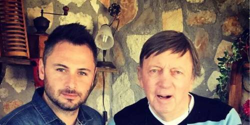 &Omicron; &Mu;ά&nu;&omicron;&sigmaf;, &omicron; &Gamma;&kappa;έ&rho;&alpha;&rho;&nu;&tau; &kappa;&alpha;&iota; &omicron;&iota; &upsilon;&pi;&omicron;&delta;&omicron;&mu;έ&sigmaf; &tau;&omicron;&upsilon; &Omicron;&Phi;&Eta;