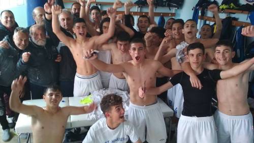 &Tau;&omicron; &tau;&sigma;&alpha;&mu;&pi;&omicron;&upsilon;&kappa;&alpha;&lambda;ί&delta;&iota;&kappa;&omicron; &gamma;&kappa;&omicron;&lambda; &tau;&eta;&sigmaf; &pi;&rho;ό&kappa;&rho;&iota;&sigma;&eta;&sigmaf; (VIDEO)