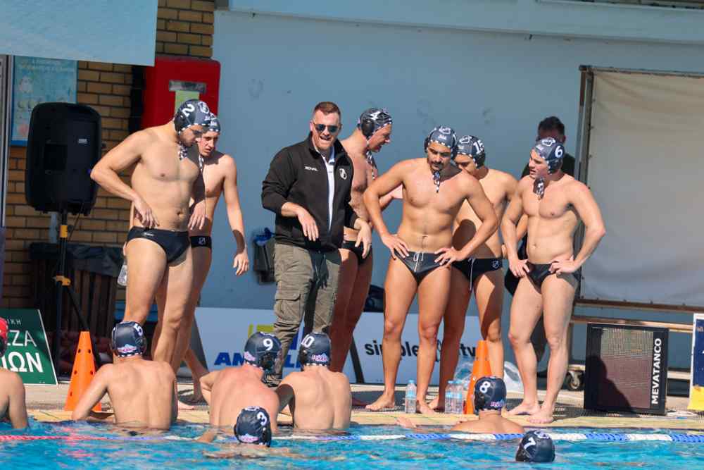 &Eta;&tau;&tau;&alpha; &mu;&epsilon; 21-6 &sigma;&tau;&alpha; &Chi;&alpha;&nu;&iota;ά &gamma;&iota;&alpha; &tau;&eta; &nu;&epsilon;&alpha;&nu;&iota;&kappa;ή &omicron;&mu;ά&delta;&alpha; &pi;ό&lambda;&omicron; &tau;&omicron;&upsilon; &Omicron;&Phi;&Eta;