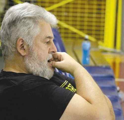 &Omicron; &Beta;&alpha;&gamma;&gamma;έ&lambda;&eta;&sigmaf; &alpha;&nu;&eta;&sigma;ύ&chi;&eta;&sigma;&epsilon; &tau;&omicron;&upsilon;&sigmaf; &phi;ί&lambda;&omicron;&upsilon;&sigmaf; &tau;&omicron;&upsilon;