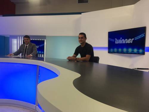 &Omicron; &Mu;&alpha;&nu;ώ&lambda;&eta;&sigmaf; &Rho;&omicron;&beta;ί&theta;&eta;&sigmaf; &sigma;&tau;&omicron; WINNER: To &delta;&iota;&alpha;&zeta;ύ&gamma;&iota;&omicron; &mu;&epsilon; &tau;&omicron;&nu; &Epsilon;&rho;&gamma;&omicron;&tau;έ&lambda;&eta;, &tau;&omicron; &epsilon;&pi;&epsilon;&iota;&sigma;ό&delta;&iota;&omicron; &mu;&epsilon; &tau;&omicron;&nu; &Gamma;&kappa;&alpha;&tau;&omicron;ύ&zeta;&omicron; &sigma;&tau;&omicron;&nu; &Omicron;&Phi;&Eta; &kappa;&alpha;&iota; &tau;&omicron; &rho;&alpha;&nu;&tau;&epsilon;&beta;&omicron;ύ &mu;&epsilon; &tau;&omicron;&nu; &kappa;&omicron;&rho;&omega;&nu;&omicron;ϊ&omicron; &sigma;&tau;&eta; &Gamma;&iota;&omicron;&upsilon;&chi;ά&nu;