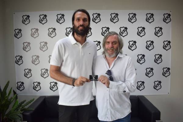 &Mu;&iota;&alpha; &alpha;&delta;&iota;&kappa;ί&alpha; &pi;&omicron;&upsilon; &sigma;&epsilon; έ&nu;&alpha; &beta;&alpha;&theta;&mu;ό, &alpha;&pi;&omicron;&kappa;&alpha;&theta;ί&sigma;&tau;&alpha;&tau;&alpha;&iota;
