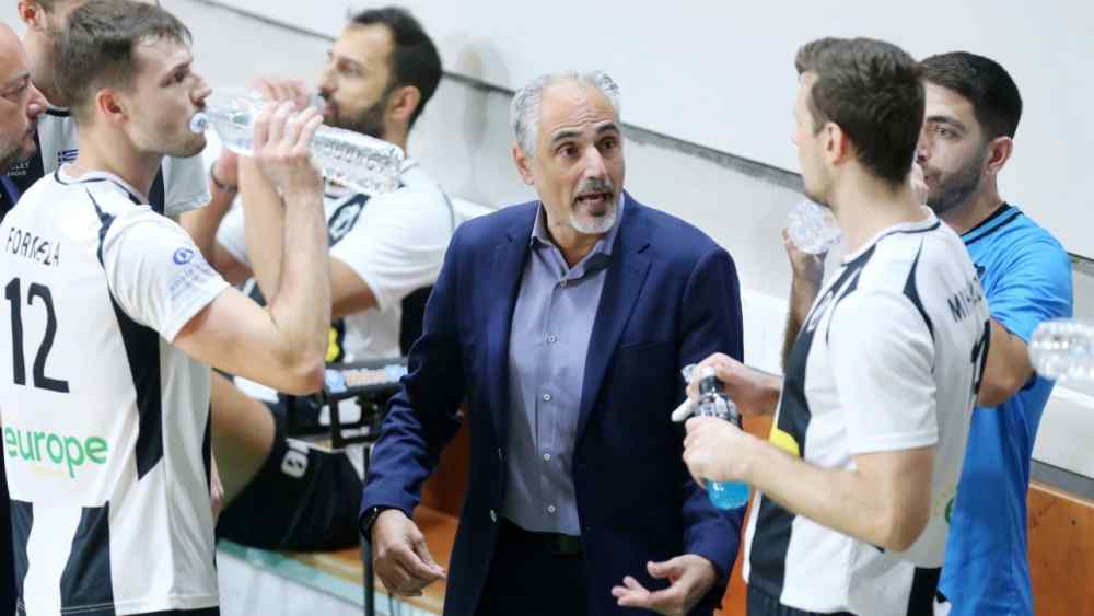 &Theta;έ&lambda;&epsilon;&iota; &tau;&eta;&nu; 6&eta; &theta;έ&sigma;&eta;