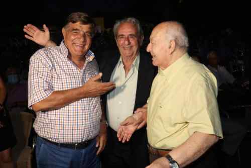 &Eta; "έ&kappa;&pi;&lambda;&eta;&xi;&eta;" &tau;&omicron;&upsilon; &gamma;&iota;&alpha;&tau;&rho;&omicron;ύ &sigma;&tau;&eta;&nu; &beta;&rho;&alpha;&delta;&iota;ά &tau;&omicron;&upsilon; &Omicron;&Phi;&Eta;