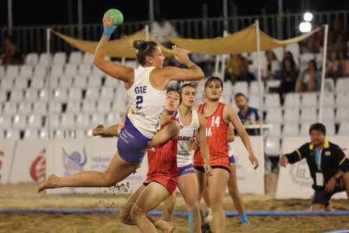 4/4 &gamma;&iota;&alpha; &tau;&iota;&sigmaf; &Epsilon;&theta;&nu;&iota;&kappa;έ&sigmaf; beach handball &alpha;&nu;&delta;&rho;ώ&nu; &kappa;&alpha;&iota; &gamma;&upsilon;&nu;&alpha;&iota;&kappa;ώ&nu;