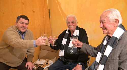 "&Epsilon;&kappa;&epsilon;ί&nu;&omicron;&iota; &pi;&omicron;&upsilon; ί&delta;&rho;&upsilon;&sigma;&alpha;&nu; &tau;&omicron;&nu; &Omicron;&Phi;&Eta;"- Έ&nu;&alpha; &iota;&sigma;&tau;&omicron;&rho;&iota;&kappa;ό &nu;&tau;&omicron;&kappa;&omicron;&upsilon;&mu;έ&nu;&tau;&omicron;  (&Delta;&Epsilon;&Iota;&Tau;&Epsilon; &Omicron;&Lambda;&Eta; &Tau;&Eta;&Nu; &Epsilon;&Kappa;&Pi;&Omicron;&Mu;&Pi;&Eta;)