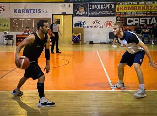 &Sigma;&tau;&eta;&nu; &Alpha;&theta;ή&nu;&alpha; &gamma;&iota;&alpha; &phi;&iota;&lambda;&iota;&kappa;ά &omicron; &Omicron;&Phi;&Eta;