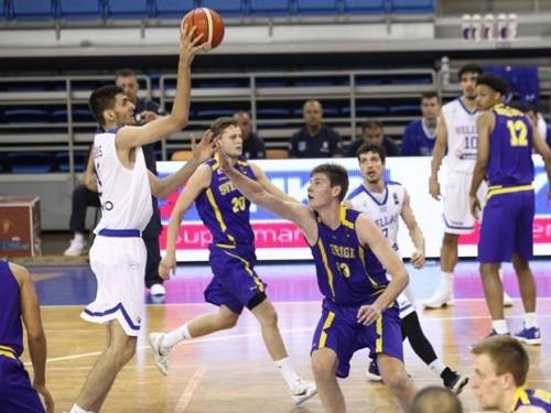 &Mu;&omicron;&iota;&rho;ά&zeta;&epsilon;&iota; "40&alpha;&rho;&epsilon;&sigmaf;" &eta; &Epsilon;&theta;&nu;&iota;&kappa;ή &Nu;έ&omega;&nu; &sigma;&tau;&omicron; &Epsilon;&upsilon;&rho;&omega;&mu;&pi;ά&sigma;&kappa;&epsilon;&tau; &pi;&omicron;&upsilon; &gamma;ί&nu;&epsilon;&tau;&alpha;&iota; &sigma;&tau;&eta;&nu; &Kappa;&rho;ή&tau;&eta;