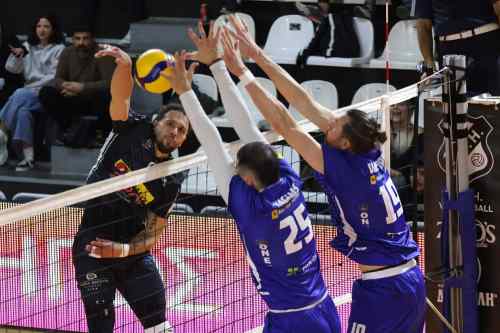 &Epsilon;&pi;ί&sigma;&eta;&mu;&omicron;: &Sigma;&tau;&eta; &Lambda;ά&rho;&iota;&sigma;&alpha; &theta;&alpha; &delta;&iota;&epsilon;&xi;&alpha;&chi;&theta;&epsilon;ί &tau;&omicron; Allwyn final-4 &tau;&omicron; &Kappa;&upsilon;&pi;έ&lambda;&lambda;&omicron;&upsilon; &Epsilon;&lambda;&lambda;ά&delta;&alpha;&sigmaf; &Alpha;&nu;&delta;&rho;ώ&nu;