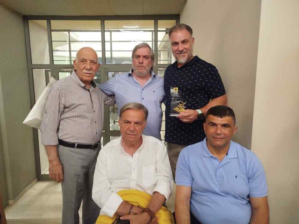 &Omicron; &Gamma;&iota;ά&nu;&nu;&eta;&sigmaf; &Delta;&alpha;&nu;&delta;ά&lambda;&eta;&sigmaf; &tau;&iota;&mu;ή&theta;&eta;&kappa;&epsilon; &sigma;&tau;&eta;&nu; &epsilon;&kappa;&delta;ή&lambda;&omega;&sigma;&eta; &gamma;&iota;&alpha; &tau;&alpha; 80 &chi;&rho;ό&nu;&iota;&alpha; &tau;&eta;&sigmaf; "&Pi;&alpha;&tau;&rho;ί&sigmaf;"
