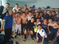 &Gamma;&kappa;&omicron;&lambda;ά&rho;&alpha; &Epsilon;&lambda;&lambda;&eta;&nu;&alpha; &pi;&iota;&tau;&sigma;&iota;&rho;&iota;&kappa;ά &pi;&omicron;&upsilon; &theta;&alpha; &zeta;ή&lambda;&epsilon;&upsilon;&epsilon; &kappa;&alpha;&iota; &omicron; ...&Rho;&omicron;&nu;ά&lambda;&nu;&tau;&omicron;! (VIDEO)