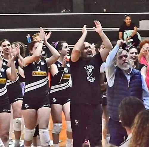 &Mu;&epsilon;&theta;&upsilon;&sigma;&mu;έ&nu;&eta; &pi;&omicron;&lambda;&iota;&tau;&epsilon;ί&alpha; &omicron; &Omicron;&Phi;&Eta;
