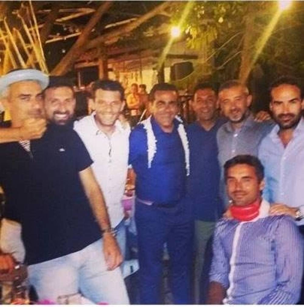 &Omicron; &Lambda;&alpha;&mu;&pi;&rho;ά&kappa;&eta;&sigmaf;, &omicron; &Mu;&pi;&omicron;&upsilon;&chi;&alpha;&lambda;ά&kappa;&eta;&sigmaf; &kappa;&alpha;&iota; &eta; ό&mu;&omicron;&rho;&phi;&eta; &Pi;&eta;&nu;&epsilon;&lambda;ό&pi;&eta;!