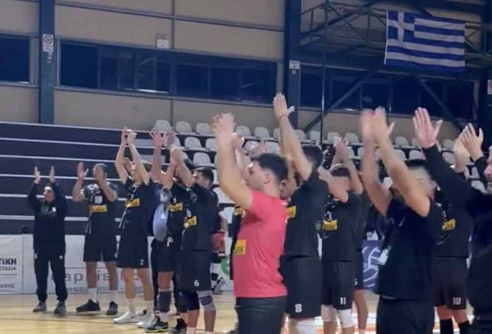 &Pi;ά&rho;&tau;&iota; &pi;&alpha;&iota;&kappa;&tau;ώ&nu; &kappa;&alpha;&iota; &phi;&iota;&lambda;ά&theta;&lambda;&omega;&nu; &sigma;&tau;&omicron; &Beta;&Alpha;&Kappa; &mu;&epsilon;&tau;ά &tau;&eta; &nu;ί&kappa;&eta; &tau;&omicron;&upsilon; &Omicron;&Phi;&Eta; (VIDEO)