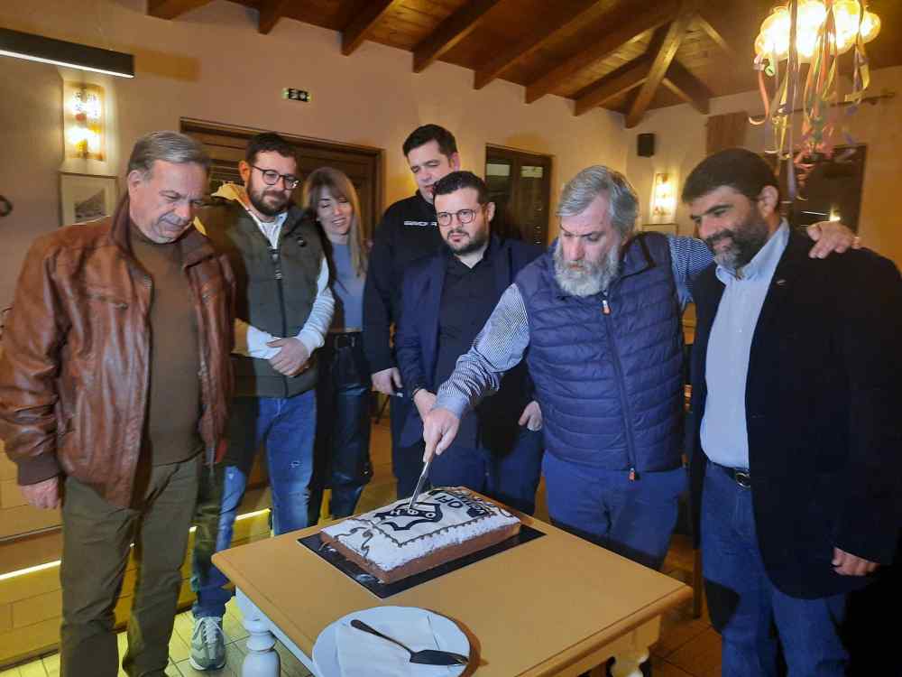 To &mu;ή&nu;&upsilon;&mu;&alpha; &tau;&omicron;&upsilon; &Gamma;&iota;ά&nu;&nu;&eta; &Delta;&alpha;&nu;&delta;ά&lambda;&eta; &sigma;&tau;&omicron;&nu; &kappa;ό&sigma;&mu;&omicron; &tau;&omicron;&upsilon; &Omicron;&Phi;&Eta; &sigma;&tau;&eta;&nu; &kappa;&omicron;&pi;ή &tau;&eta;&sigmaf; &pi;ί&tau;&alpha;&sigmaf; &tau;&omicron;&upsilon; &beta;ό&lambda;&epsilon;ϊ (VIDEO)