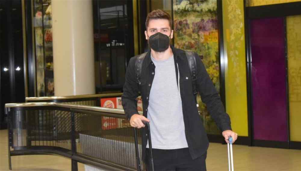 &Sigma;&tau;&eta;&nu; &Omicron;&lambda;&lambda;&alpha;&nu;&delta;ί&alpha; &omicron; &Tau;&omicron;&rho;ά&lambda;
