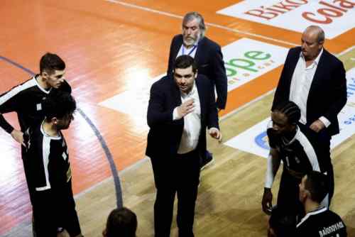 &Delta;&epsilon;&lambda;&eta;&kappa;ώ&sigma;&tau;&alpha;&sigmaf;: "&Nu;&alpha; &pi;ά&rho;&omicron;&upsilon;&mu;&epsilon; &kappa;ά&tau;&iota; &alpha;&pi;&omicron; &tau;&omicron;&nu; &Mu;ί&lambda;&omega;&nu;&alpha;"