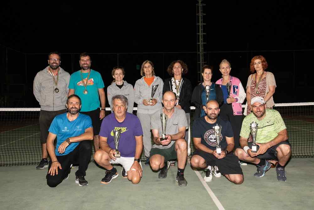 &Omicron;&iota; &tau;&epsilon;&lambda;&iota;&kappa;&omicron;ί &tau;&omicron;&upsilon; &Phi;&Iota;&Lambda;&Iota;&Alpha; &Tau;&Epsilon;&Nu;&Iota;&Sigma; CLUB