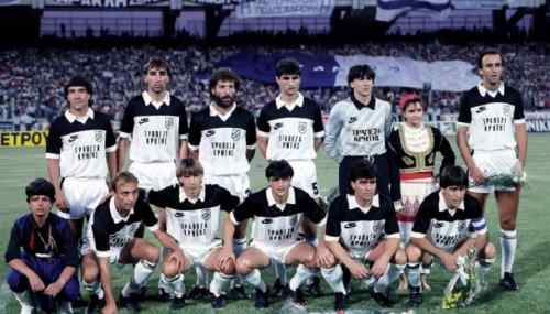 &Sigma;&tau;&omicron;&nu; &Kappa;&alpha;&rho;&tau;&epsilon;&rho;ό &omicron;&iota; &theta;&rho;ύ&lambda;&omicron;&iota; &tau;&omicron;&upsilon; '87