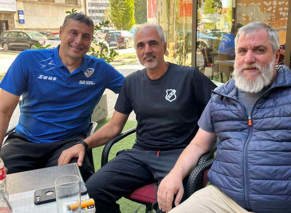 &Delta;&alpha;&nu;&delta;ά&lambda;&eta;&sigmaf; &kappa;&alpha;&iota; &Kappa;&alpha;&lambda;&mu;&alpha;&zeta;ί&delta;&eta;&sigmaf; &tau;&alpha; &epsilon;ί&pi;&alpha;&nu; &sigma;&tau;&omicron; &Nu;ό&beta;&iota; &Sigma;&alpha;&nu;&tau; &mu;&epsilon; &tau;&omicron;&nu; &sigma;&pi;&omicron;&upsilon;&delta;&alpha;ί&omicron; &Zeta;&epsilon;&lambda;&iota;ά&sigma;&kappa;&omicron;&phi;