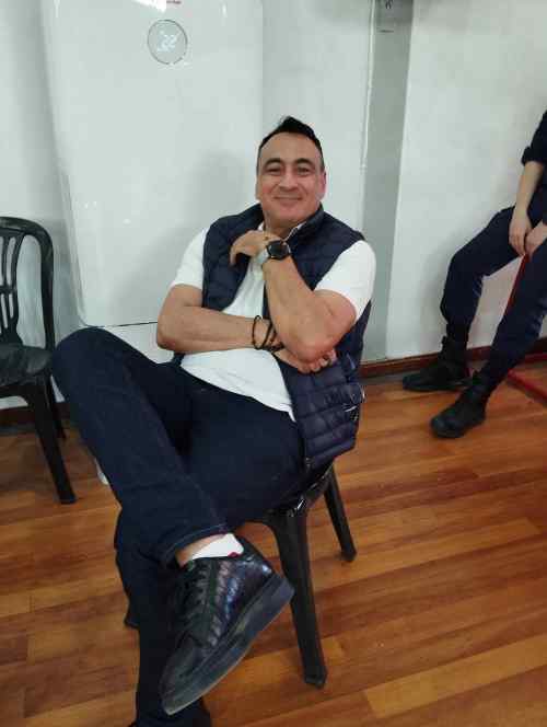 &Omicron;&lambda;&omicron;&sigmaf; &omicron; &kappa;&alpha;&lambda;ό&sigmaf; &omicron; &kappa;ό&sigma;&mu;&omicron;&sigmaf;