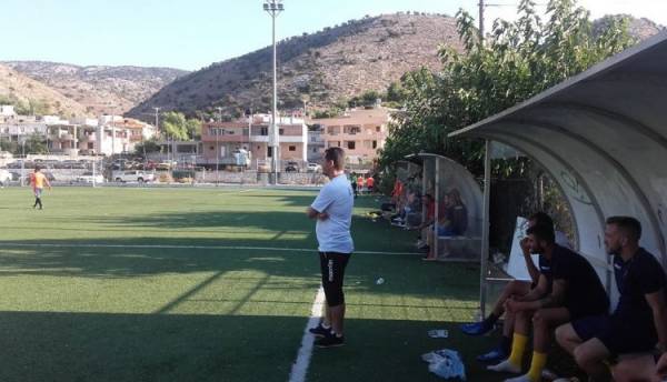 &Iota;&sigma;ό&pi;&alpha;&lambda;&omicron; &tau;&omicron; &Rho;&epsilon;&theta;&upsilon;&mu;&nu;&iota;ώ&tau;&iota;&kappa;&omicron; &phi;&iota;&lambda;&iota;&kappa;ό &nu;&tau;έ&rho;&mu;&pi;&iota; &tau;&eta;&sigmaf; &Gamma;' &Epsilon;&theta;&nu;&iota;&kappa;ή&sigmaf;