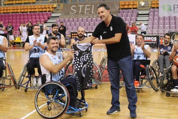 &Mu;&iota;&alpha; &phi;&alpha;&nu;έ&lambda;&alpha; &tau;&omicron;&upsilon; &Omicron;&Phi;&Eta; &sigma;&tau;&omicron;&upsilon;&sigmaf; &nu;&iota;&kappa;&eta;&tau;έ&sigmaf; &tau;&eta;&sigmaf; &zeta;&omega;ή&sigmaf;