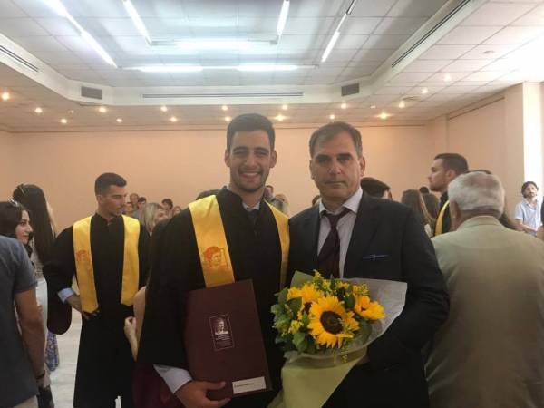 &Upsilon;&pi;&epsilon;&rho;ή&phi;&alpha;&nu;&omicron;&sigmaf; &pi;&alpha;&tau;έ&rho;&alpha;&sigmaf; &omicron; &Gamma;&iota;ώ&rho;&gamma;&omicron;&sigmaf;!