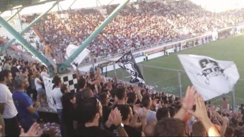 "Mό&nu;&omicron; &delta;&epsilon;&nu; &sigma; ' &alpha;&phi;ή&sigma;&alpha;&mu;&epsilon; &pi;&omicron;&tau;έ!"