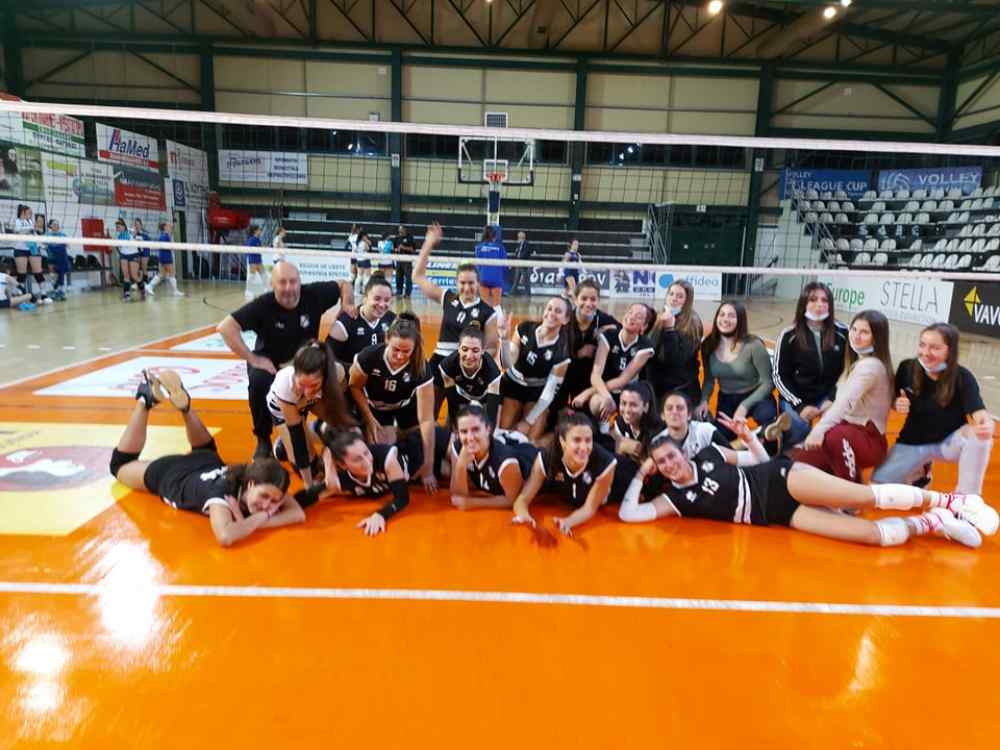 &Epsilon;&kappa;&alpha;&nu;&alpha;&nu; &tau;&omicron; 2&Chi;2 &tau;&alpha; &kappa;&omicron;&rho;ί&tau;&sigma;&iota;&alpha; &tau;&eta;&sigmaf; &omicron;&mu;ά&delta;&alpha;&sigmaf; &beta;ό&lambda;&epsilon;&iota; &tau;&omicron;&upsilon; &Omicron;&Phi;&Eta;