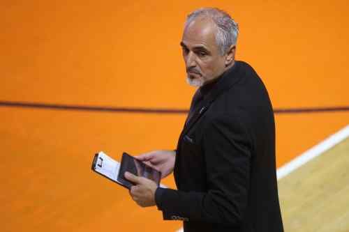 &Gamma;&iota;ά&nu;&nu;&eta;&sigmaf; &Kappa;&alpha;&lambda;&mu;&alpha;&zeta;ί&delta;&eta;&sigmaf;: "&Sigma;&eta;&mu;&alpha;&nu;&tau;&iota;&kappa;ή &nu;ί&kappa;&eta; &gamma;&iota;&alpha; &tau;&omicron;&nu; &Omicron;&Phi;&Eta;"